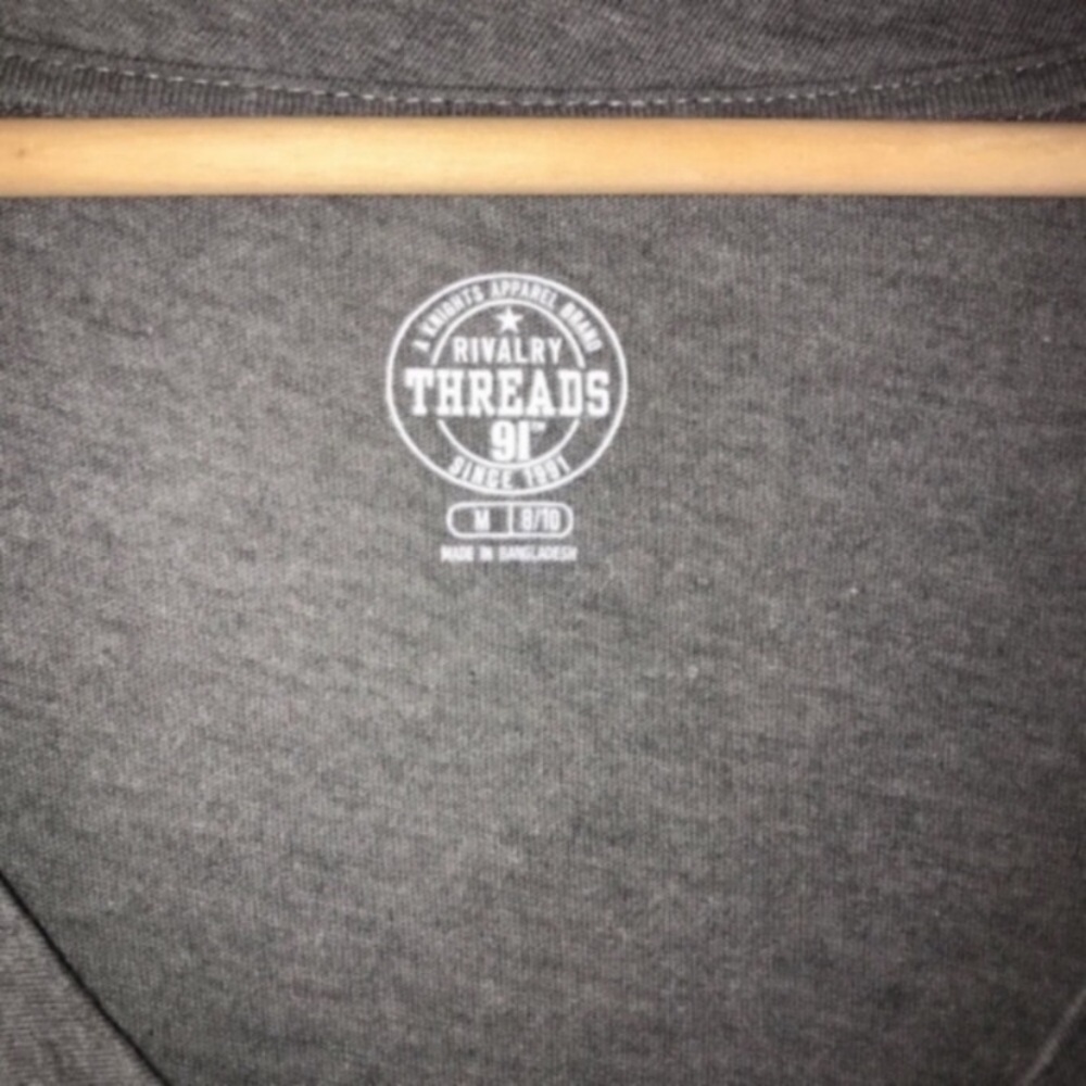 NCAA Washington Huskies Gray V Neck Tee - Picture 3 of 4